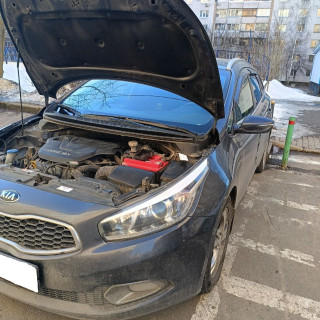 Замена аккумулятора на Kia Ceed II 2012 – 2015 1.6 (129 л.с.) Замена аккумулятора на Kia Ceed II 2012 – 2015 1.6 (129 л.с.)